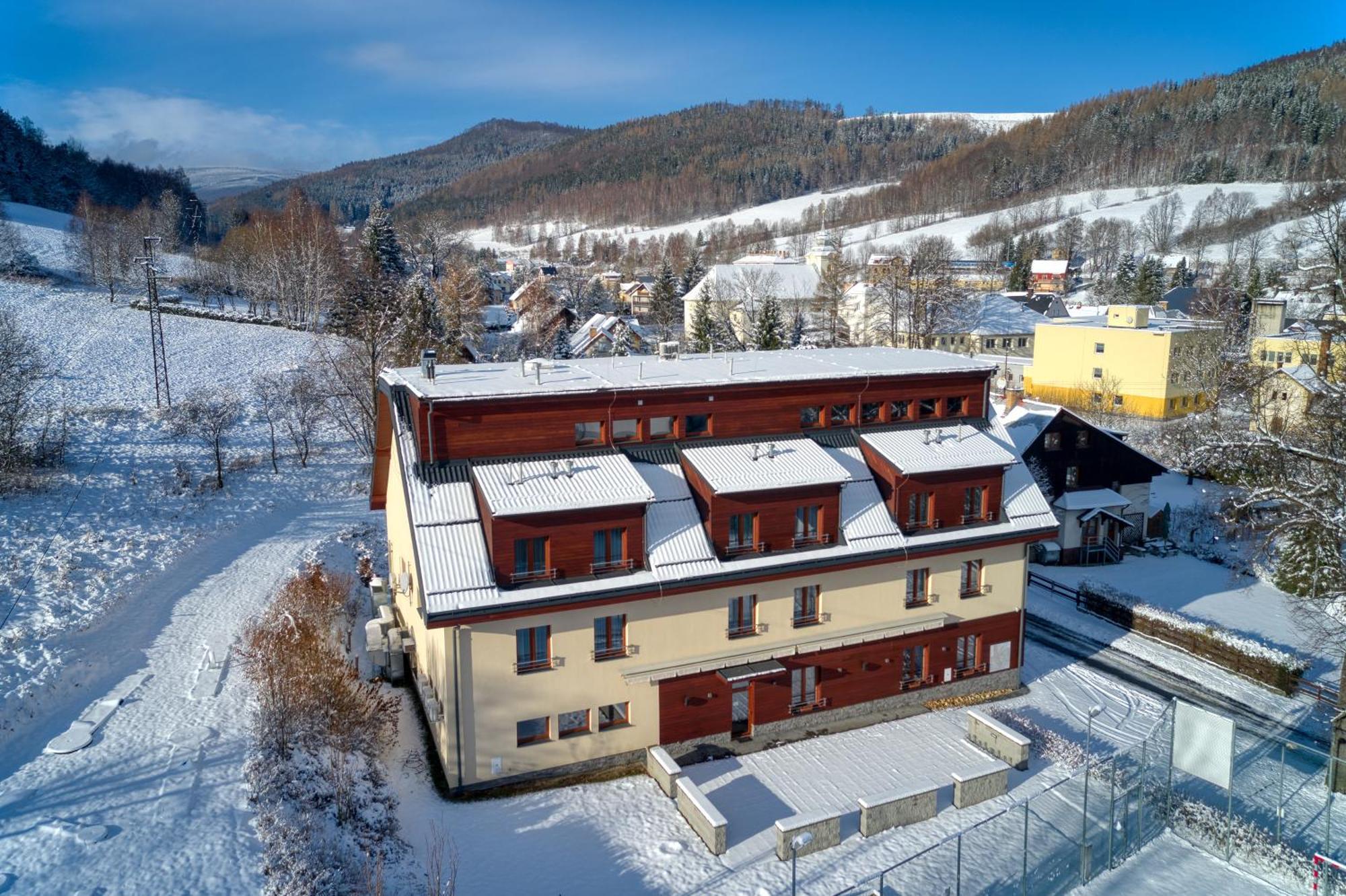 Hotel Toc Lipová-lázně Eksteriør bilde
